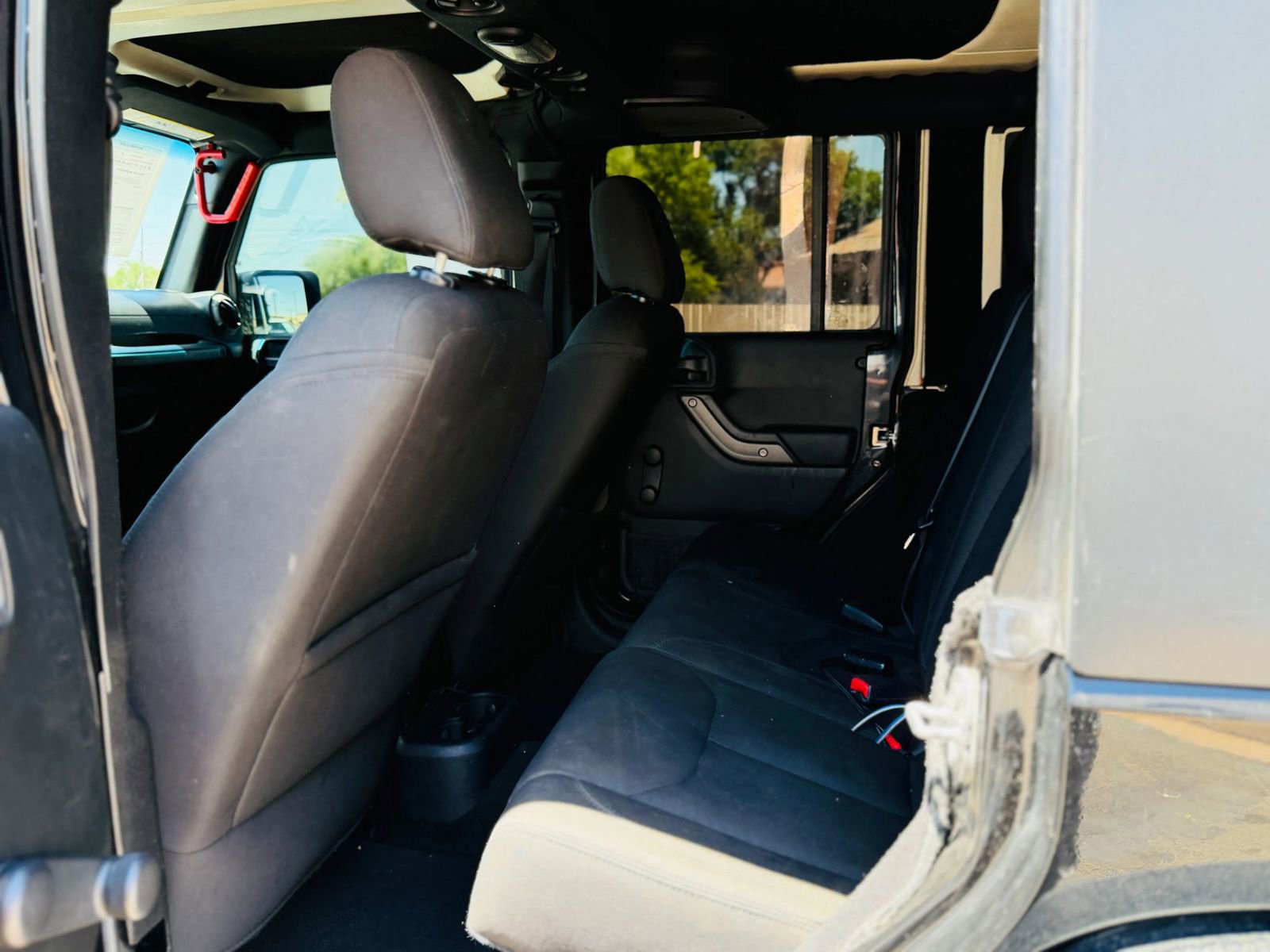 Used 2017 Jeep Wrangler Unlimited Sport w/ Connectivity Group AWD/4WD image 20