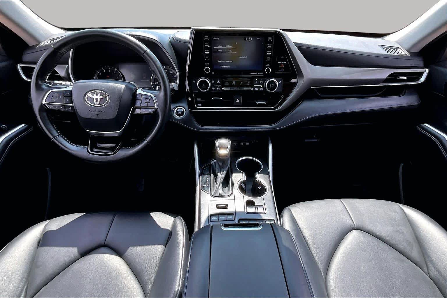 Used 2021 Toyota Highlander XLE AWD/4WD image 15