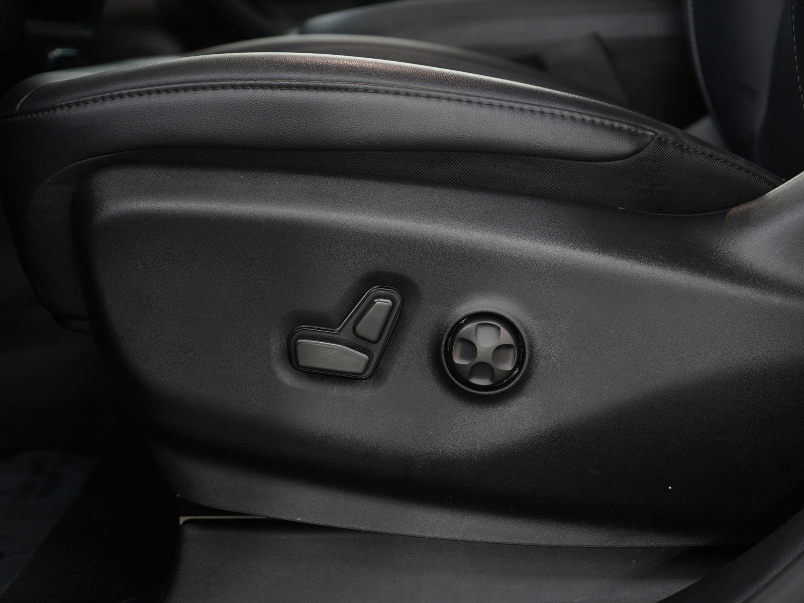 Used 2025 Chrysler Pacifica Select FWD image 23