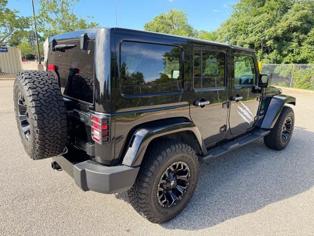 Used 2017 Jeep Wrangler Unlimited Sahara w/ Max Tow Package AWD/4WD image 4