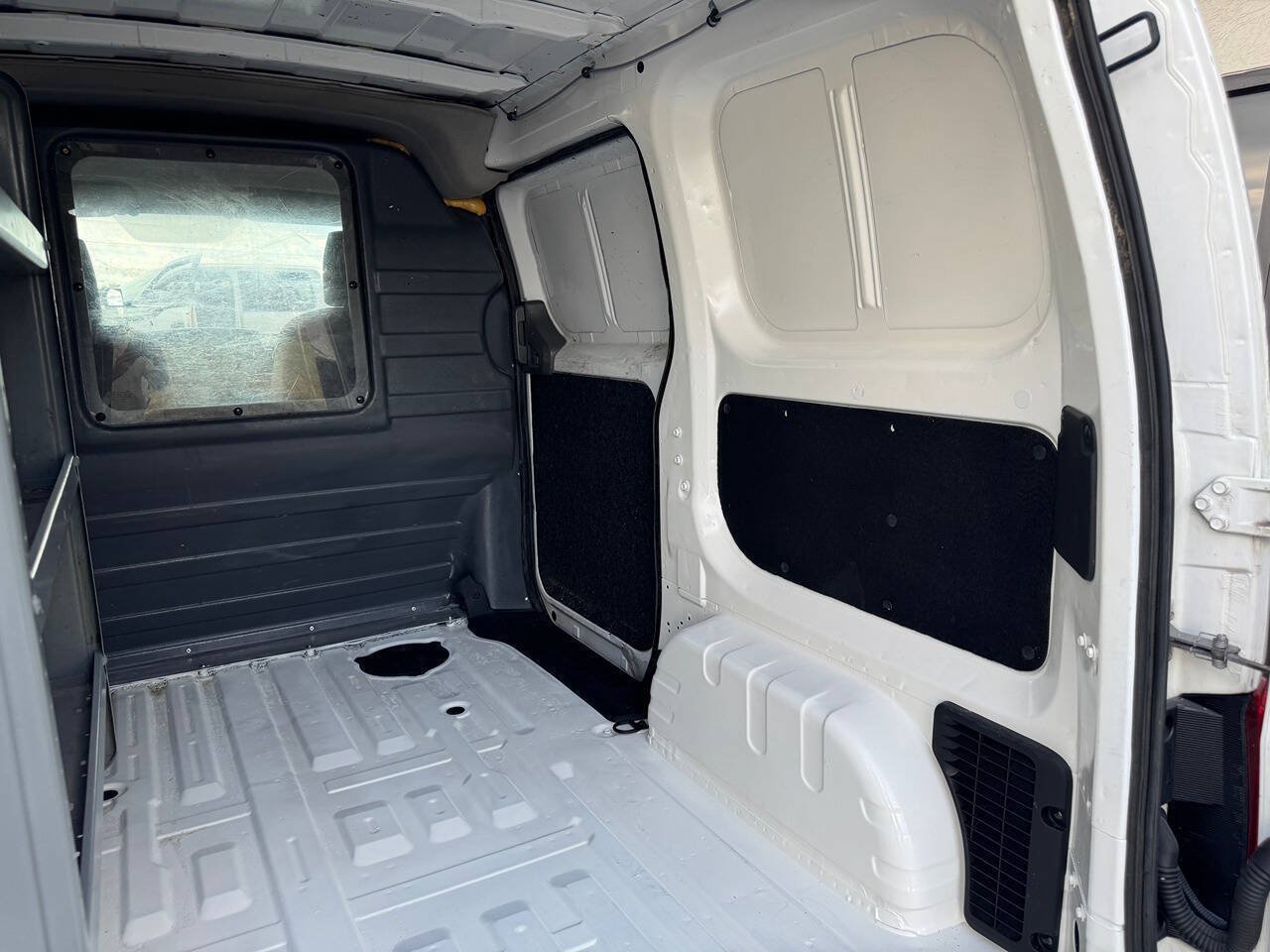 Used 2018 Nissan NV200 SV FWD image 12