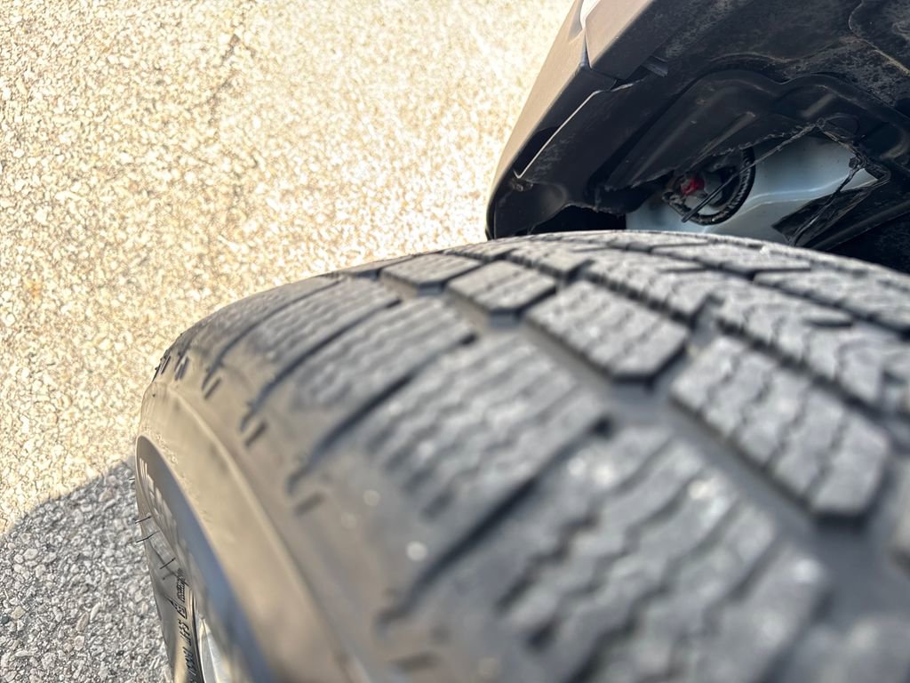 Used 2014 Jeep Cherokee Limited w/ Technology Group image 39