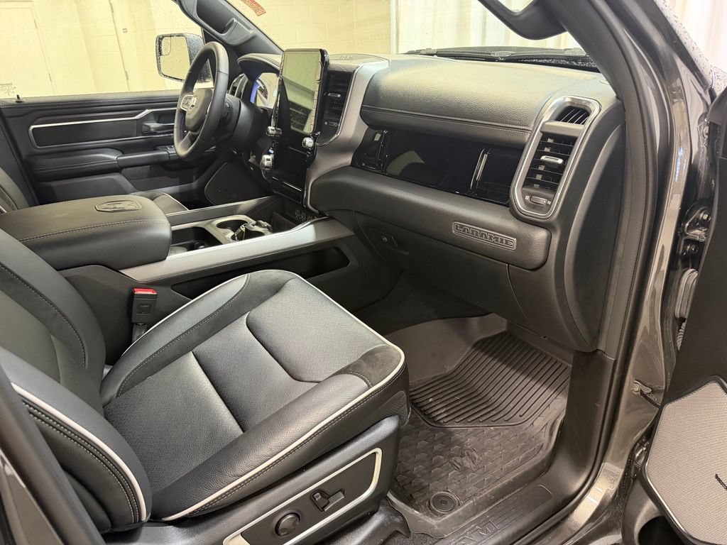 Used 2025 RAM 1500 Laramie AWD/4WD image 12