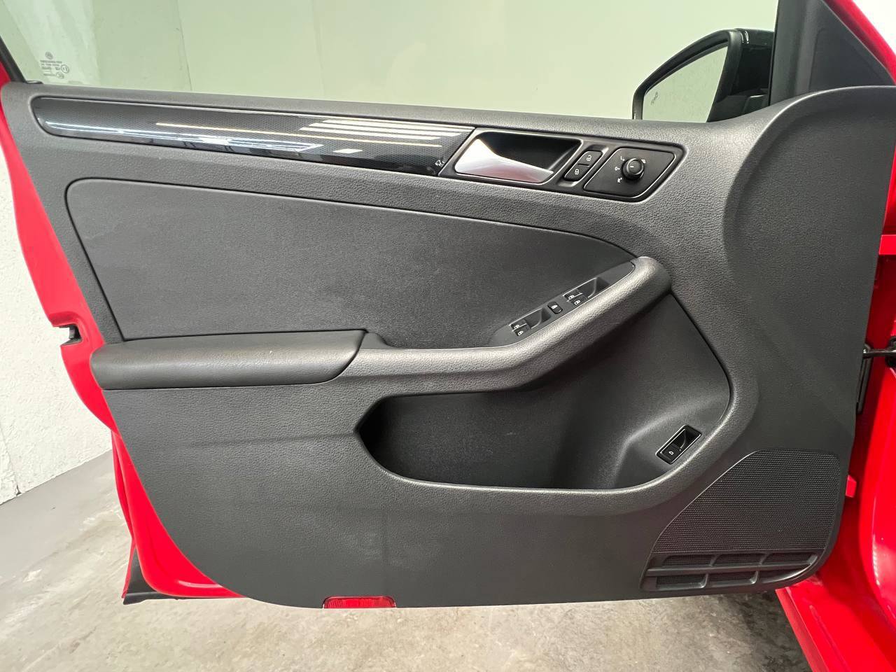 Used 2018 Volkswagen Jetta Sport image 7