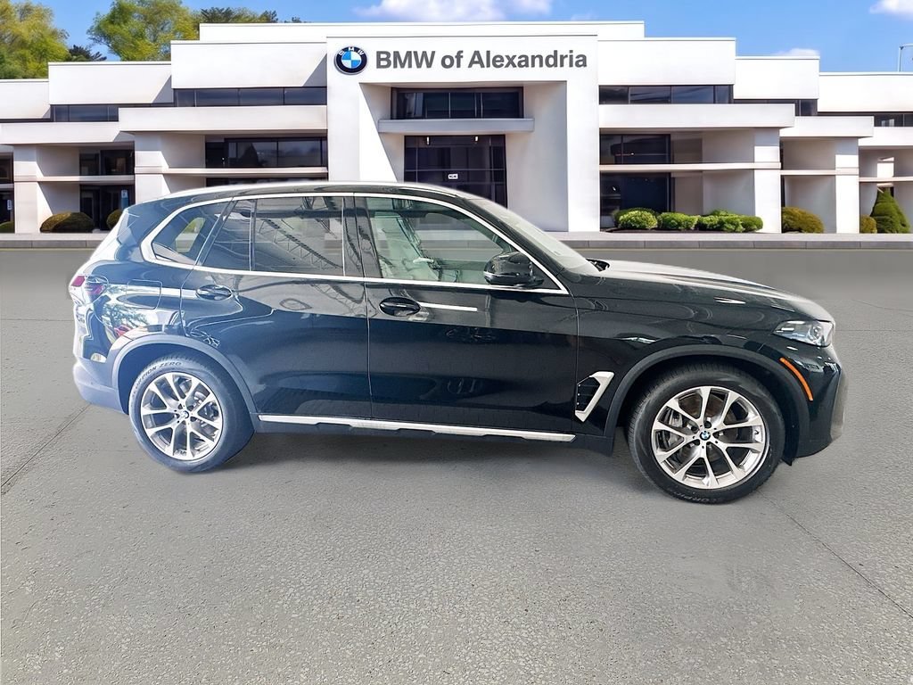 Used 2026 BMW X5 xDrive50e AWD/4WD image 4