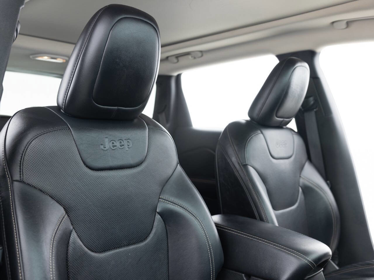 Used 2014 Jeep Cherokee Limited AWD/4WD image 26