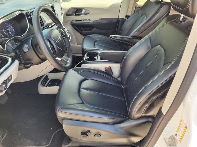 Used 2024 Chrysler Pacifica Touring-L FWD image 28