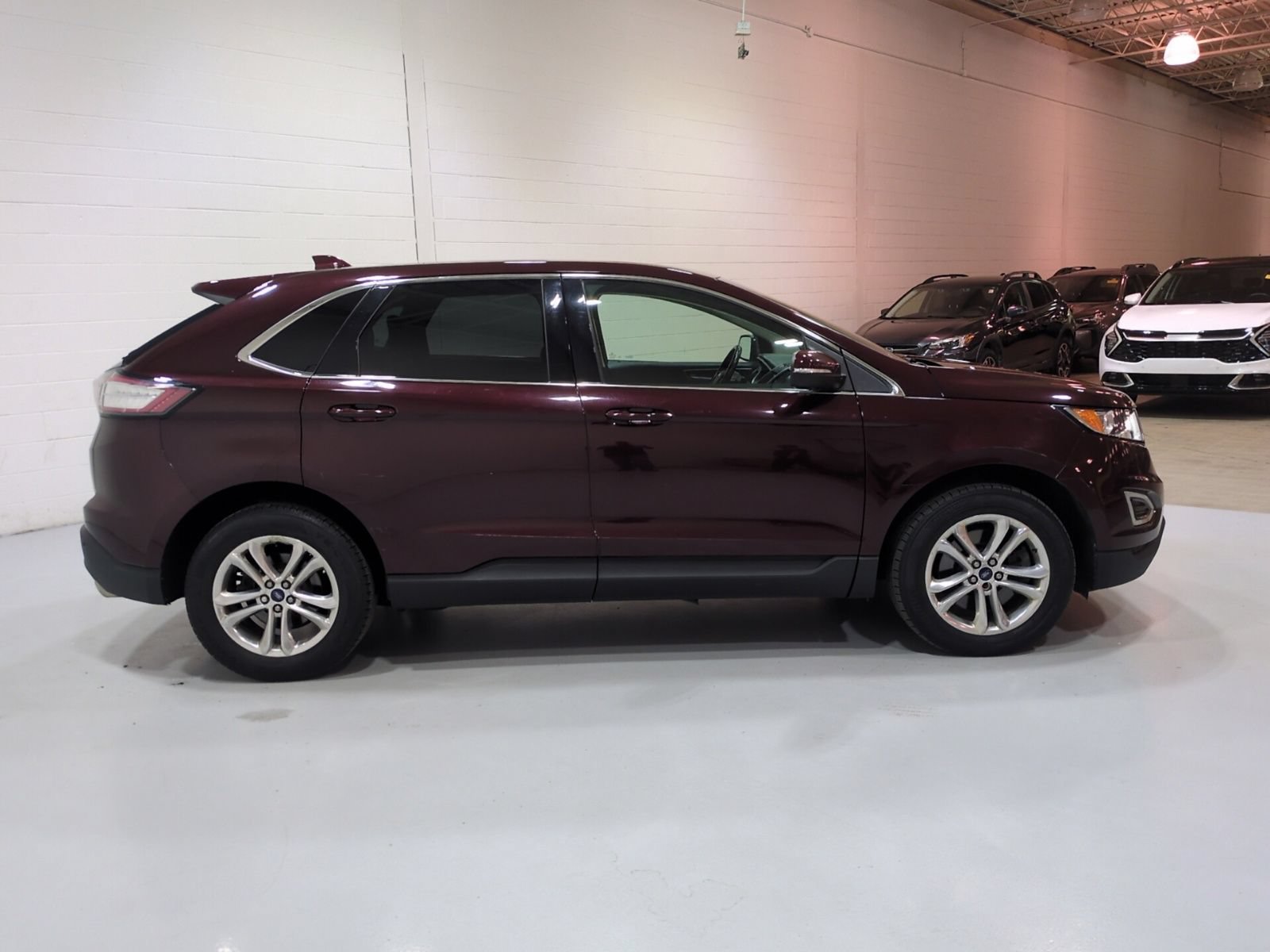 Used 2017 Ford Edge SEL w/ Equipment Group 201A AWD/4WD image 2