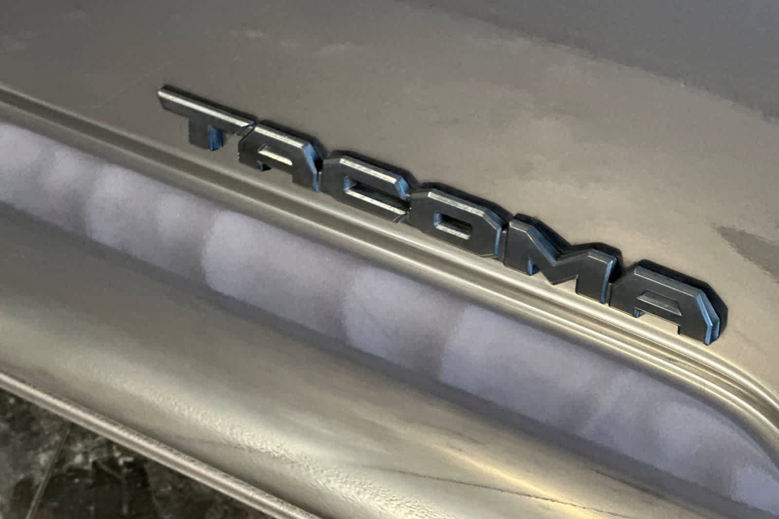 Used 2021 Toyota Tacoma SR5 RWD image 16