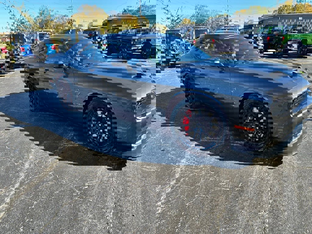 Used 2023 Dodge Challenger SRT Hellcat image 2
