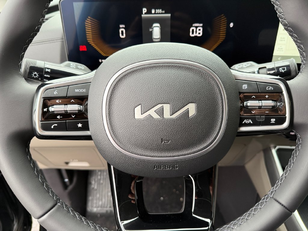 New 2026 Kia Carnival FWD image 22