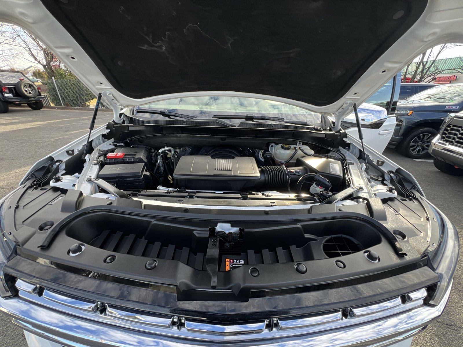 Used 2021 Chevrolet Tahoe Premier w/ Premium Package image 29