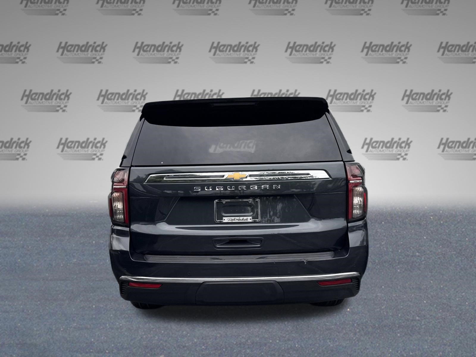 Used 2022 Chevrolet Suburban LS RWD image 7