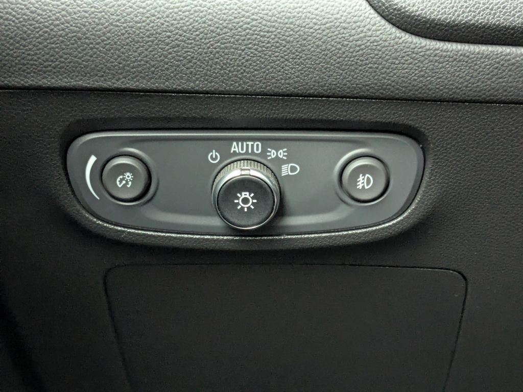 Certified 2022 Buick Encore GX Preferred w/ Cold Weather Comfort Package image 18