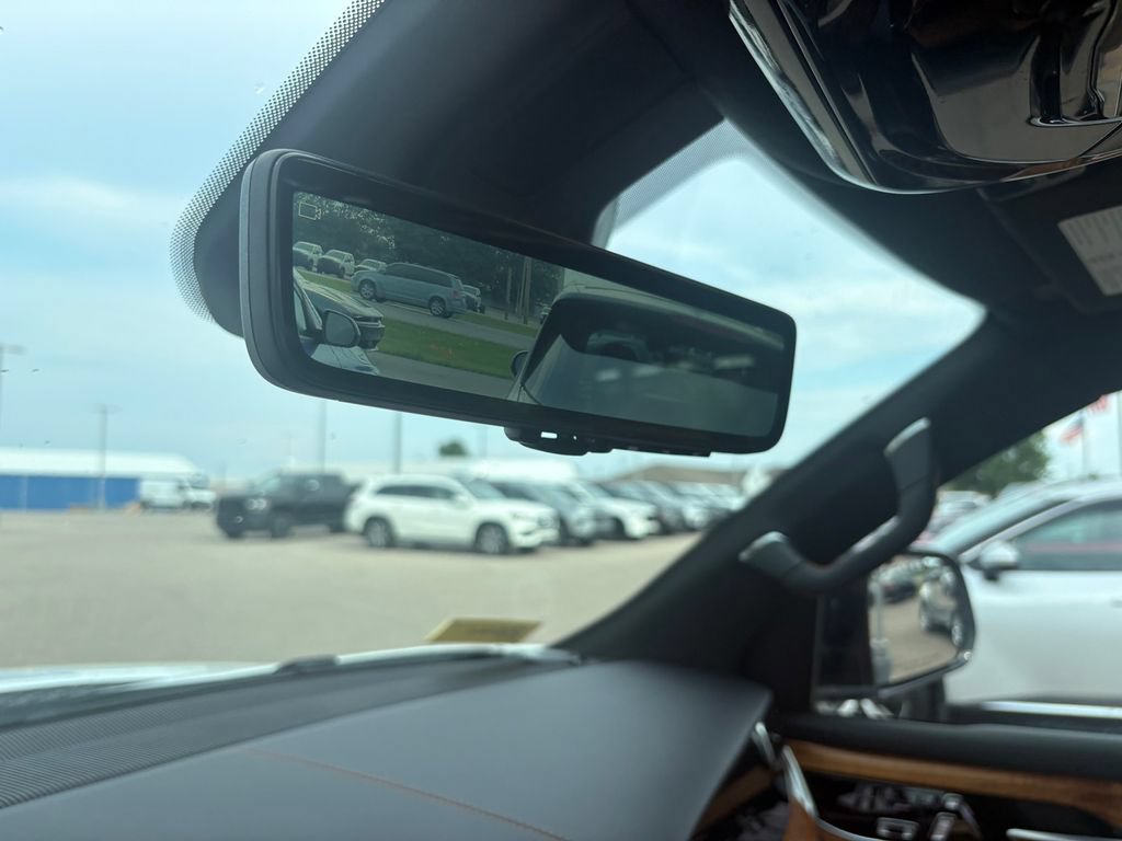 Used 2025 Jeep Grand Wagoneer L Series III w/ Rear Seat Video Group 1 AWD/4WD image 20