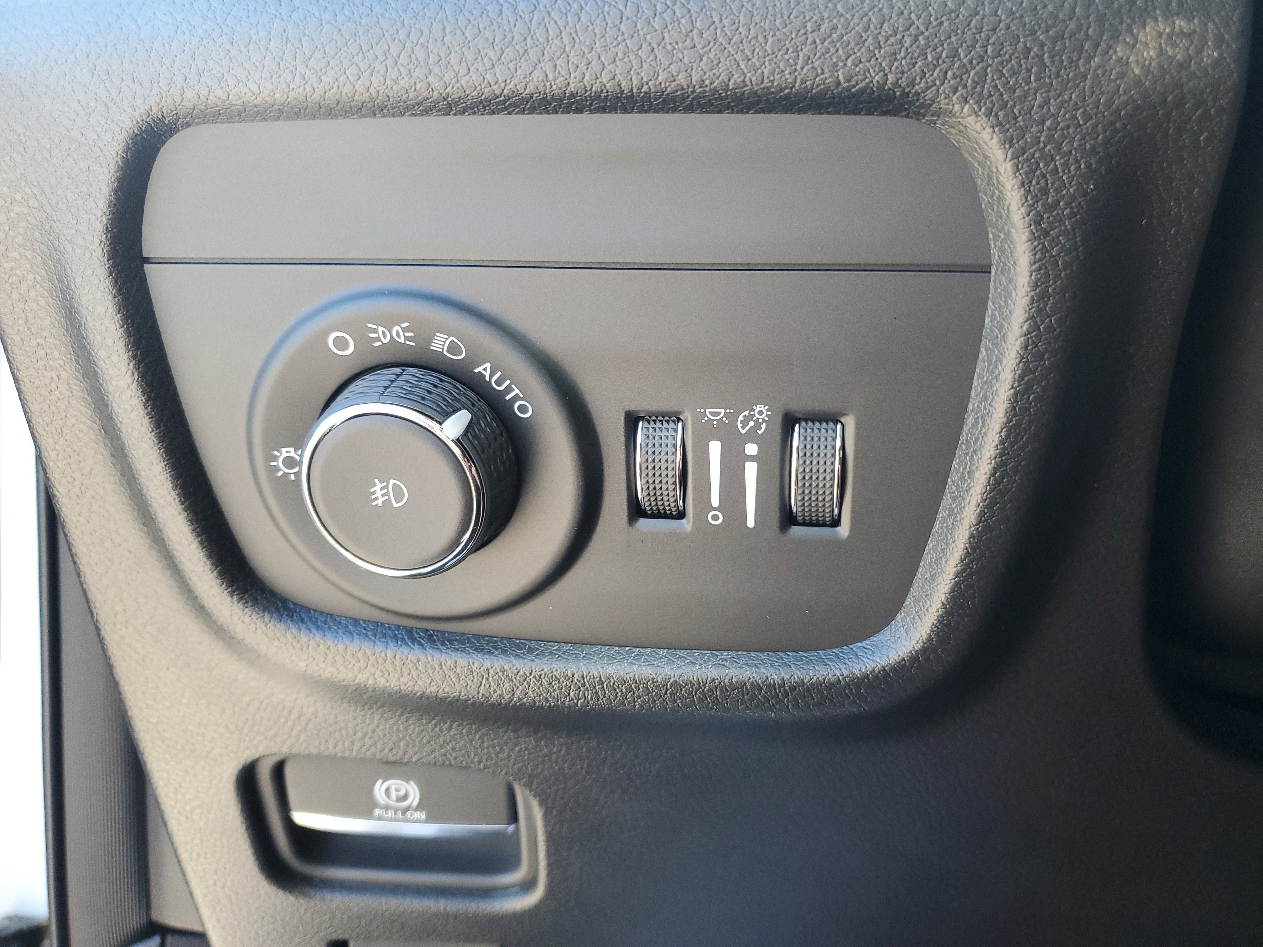 Used 2025 Jeep Grand Cherokee L Overland w/ Luxury Tech Group IV image 28