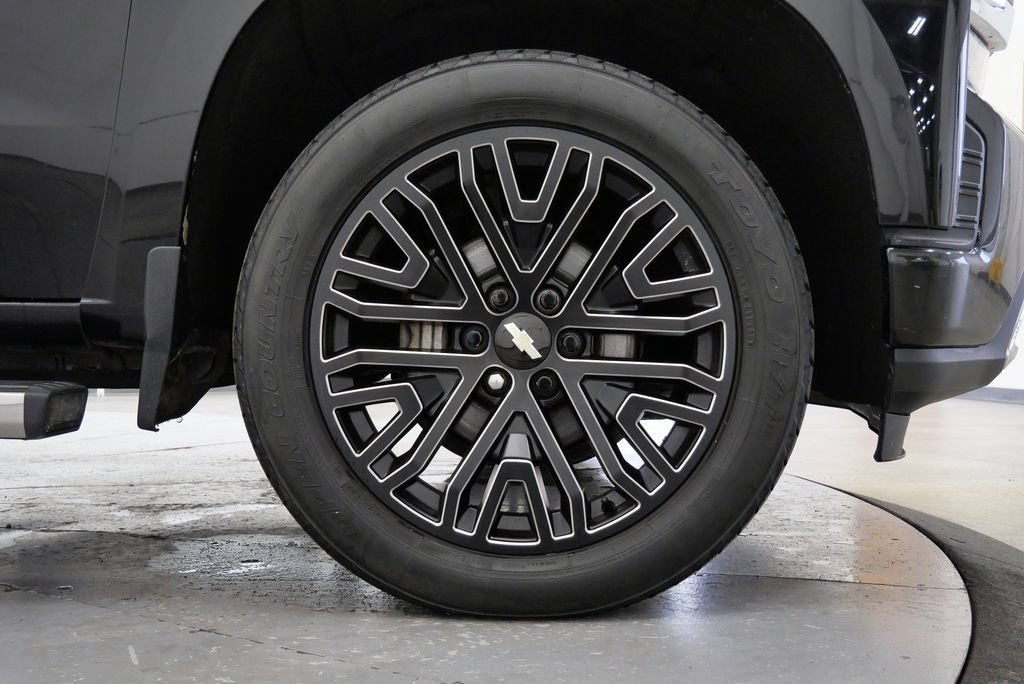 Used 2019 Chevrolet Silverado 1500 High Country w/ Technology Package AWD/4WD image 36