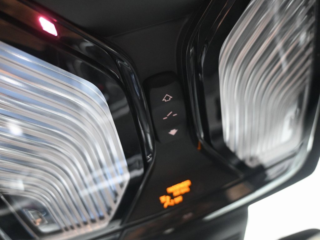 Used 2024 BMW 330i xDrive Sedan w/ Premium Package image 17