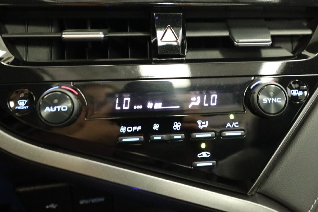Used 2023 Toyota Camry XSE w/ Navigation Package AWD/4WD image 9