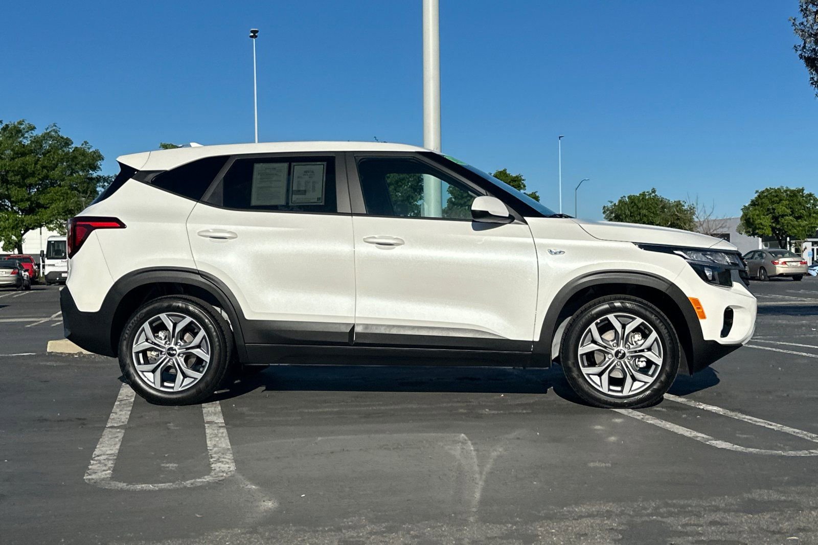 Certified 2026 Kia Seltos LX image 3