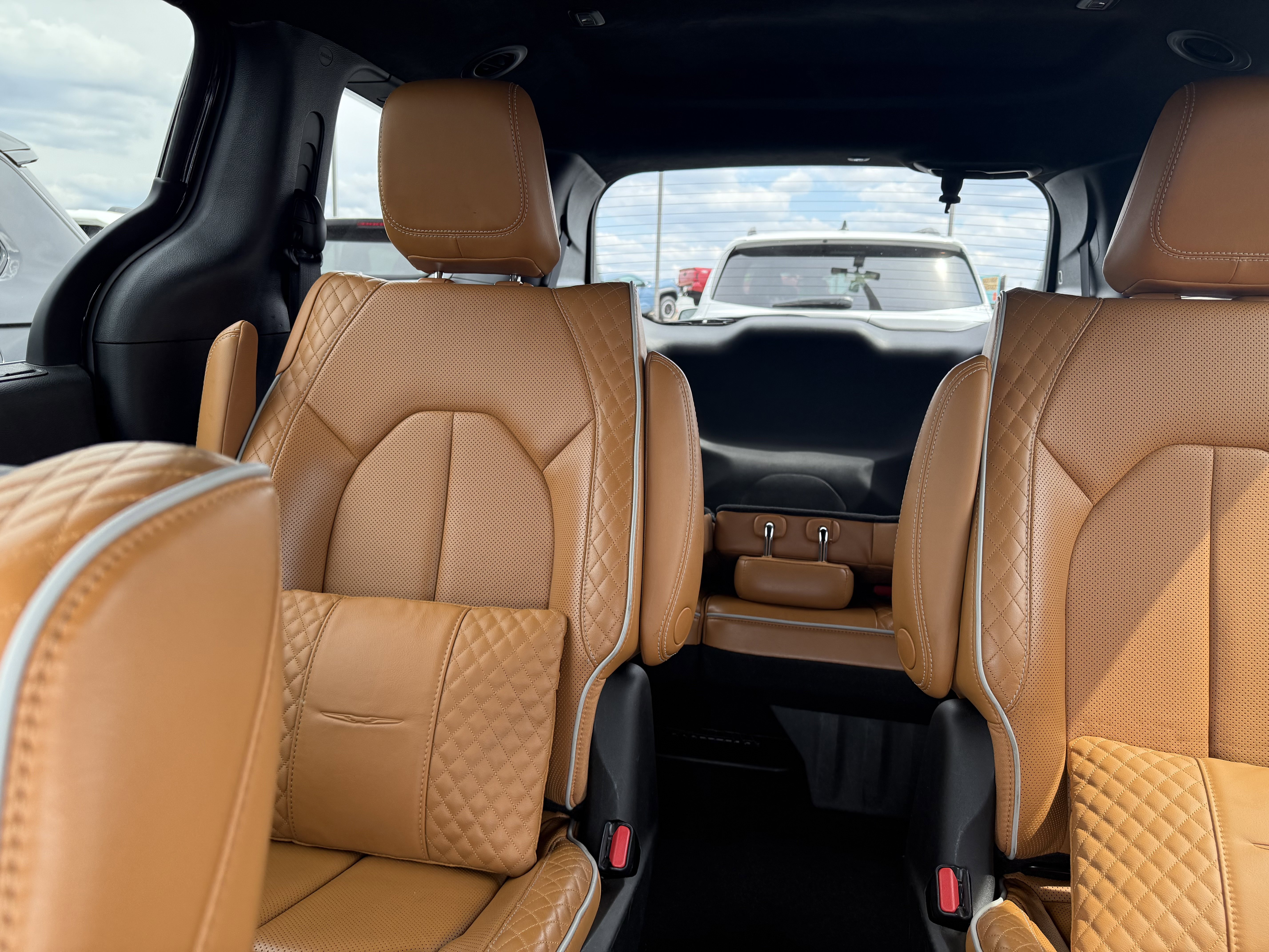 Used 2023 Chrysler Pacifica Pinnacle image 44