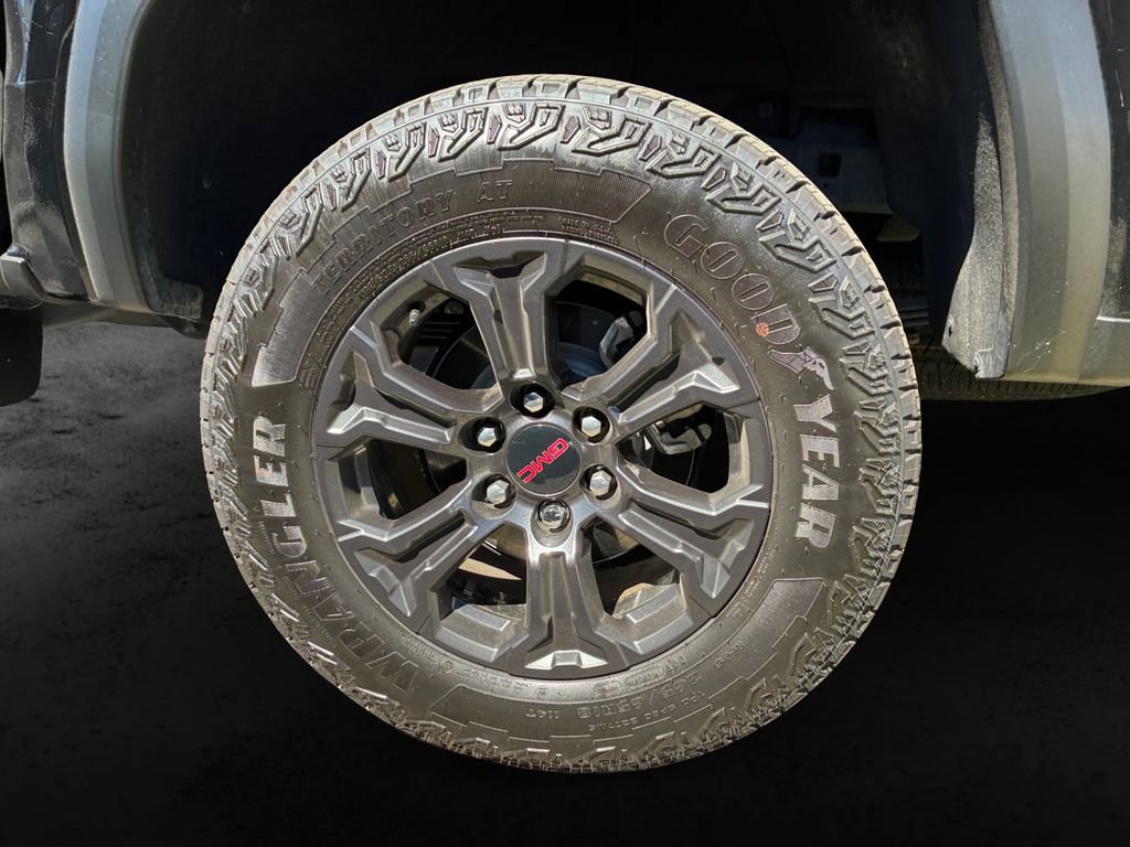 Used 2025 GMC Canyon Elevation w/ Convenience Package AWD/4WD image 9