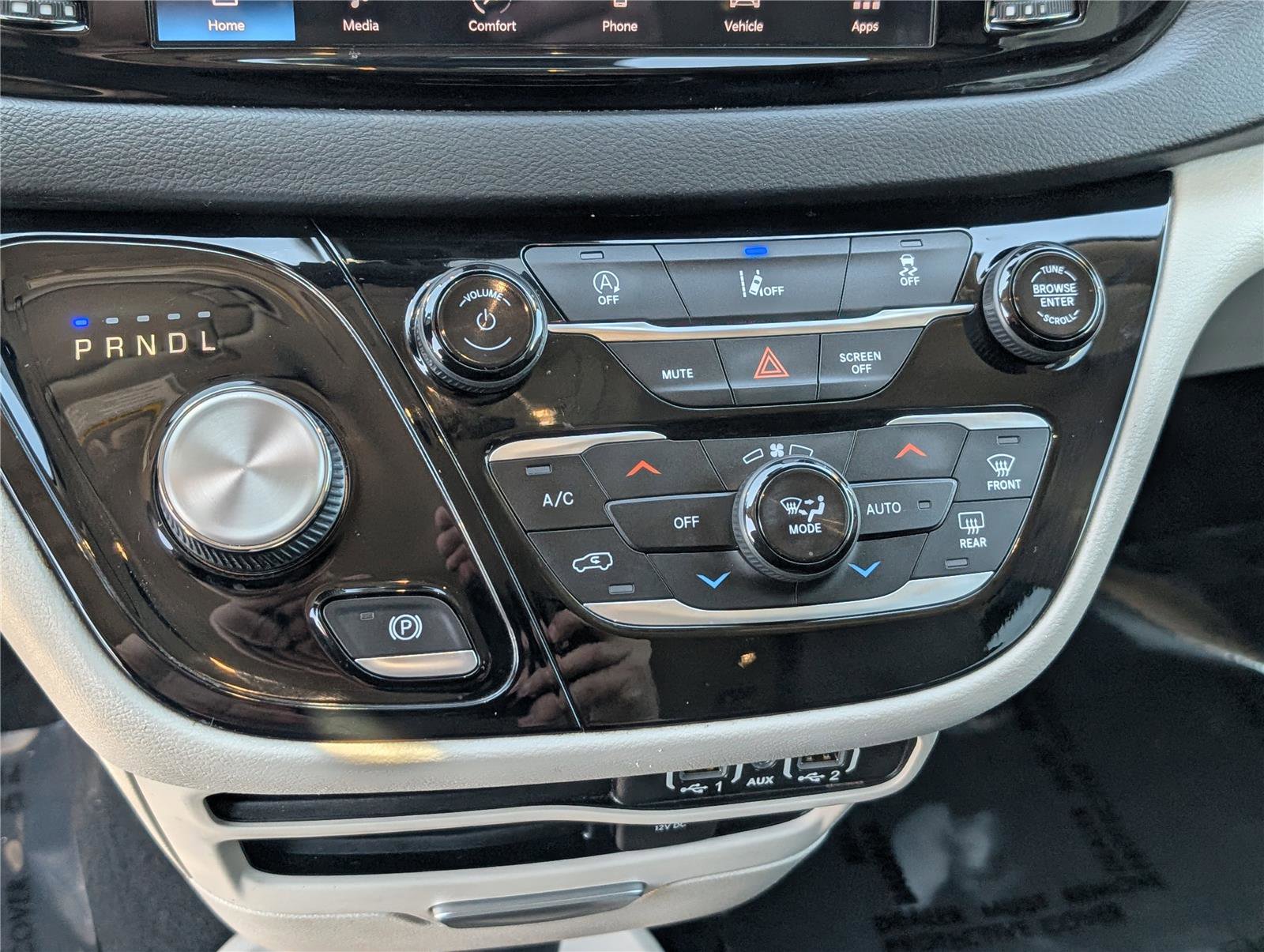 Used 2022 Chrysler Pacifica Touring-L FWD image 27