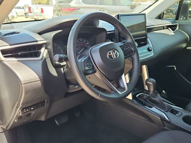 Used 2025 Toyota Corolla Cross LE FWD image 10