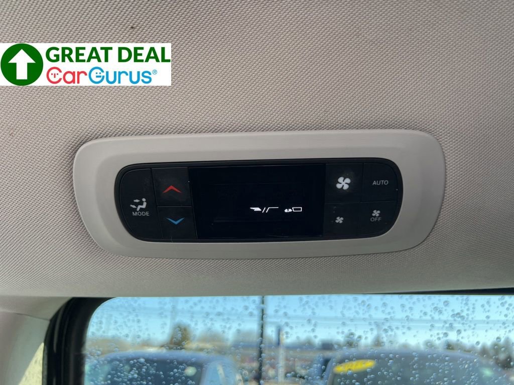 Used 2022 Chrysler Pacifica Touring-L w/ Uconnect Theater Family Group FWD image 20