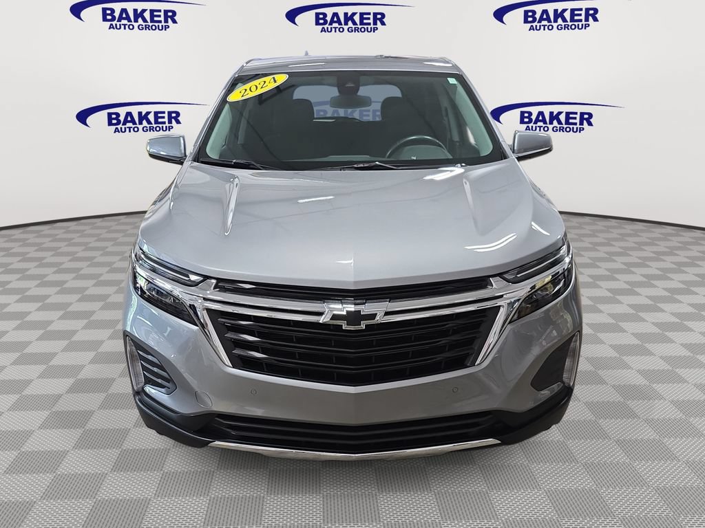 Used 2024 Chevrolet Equinox LT AWD/4WD image 2