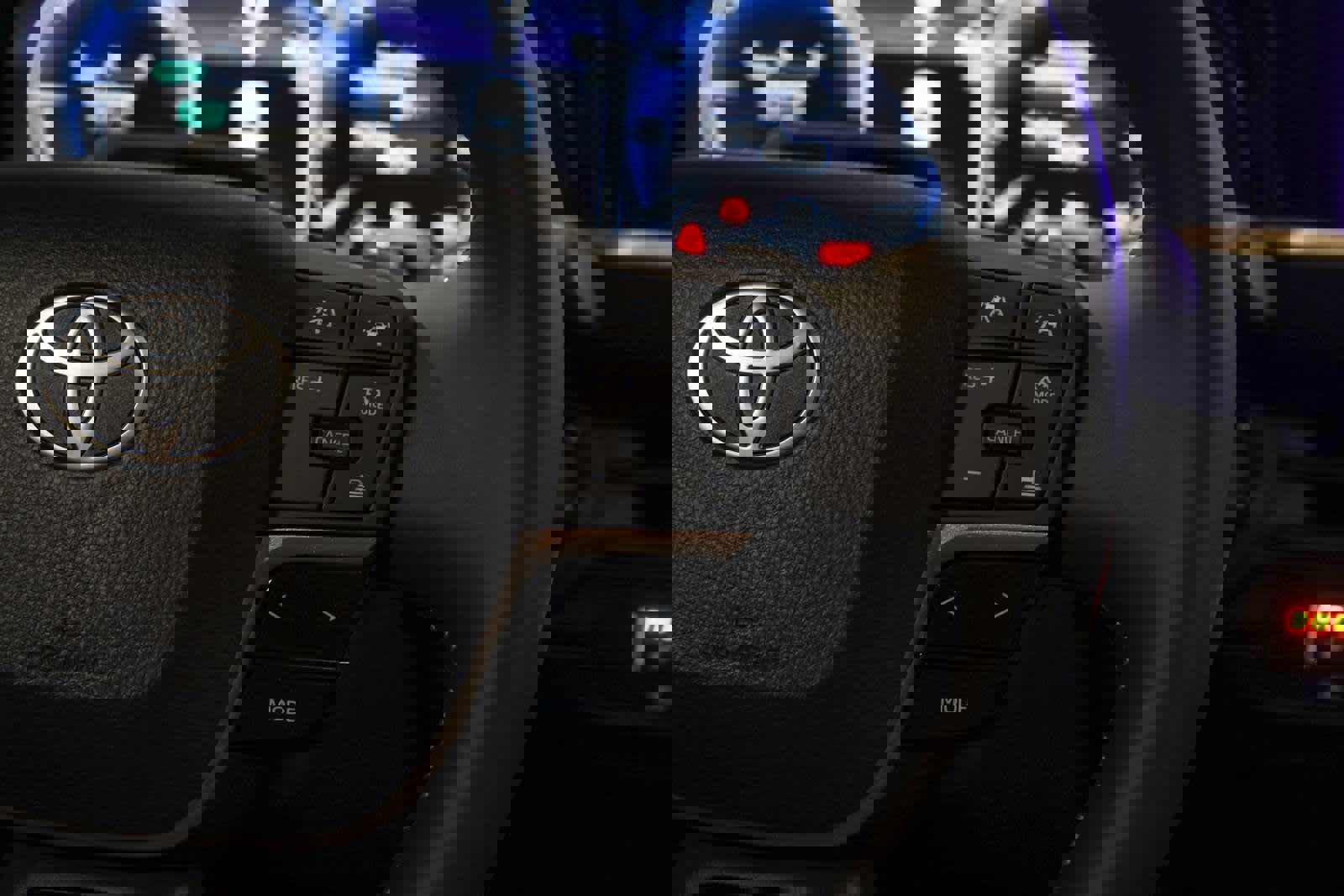 New 2025 Toyota Crown Signia image 12