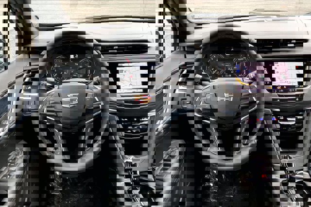 Used 2024 Cadillac XT5 Premium Luxury image 4