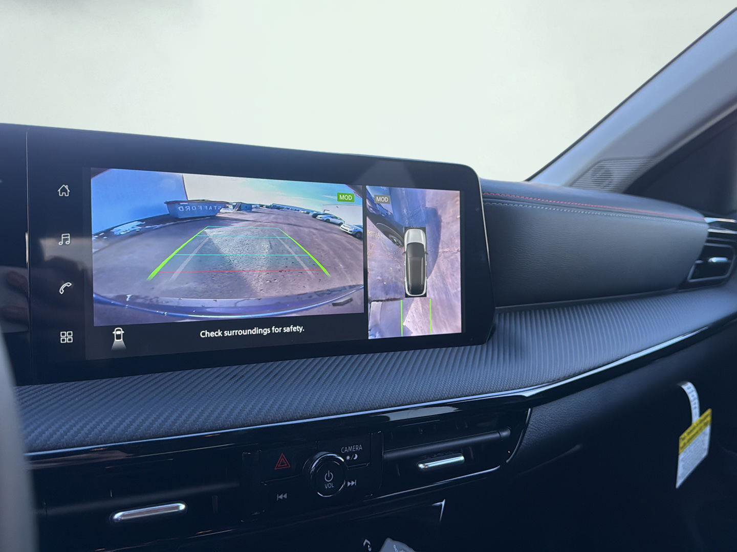 New 2026 Nissan Kicks SR w/ Cold Weather Package image 17