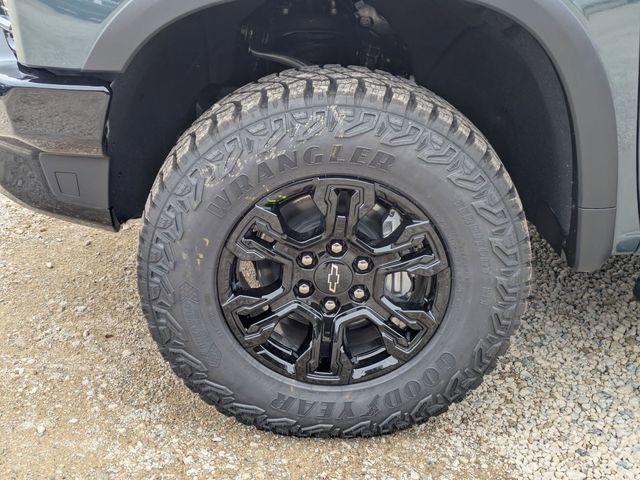 New 2026 Chevrolet Silverado 1500 ZR2 w/ Dark Appearance Package AWD/4WD image 7