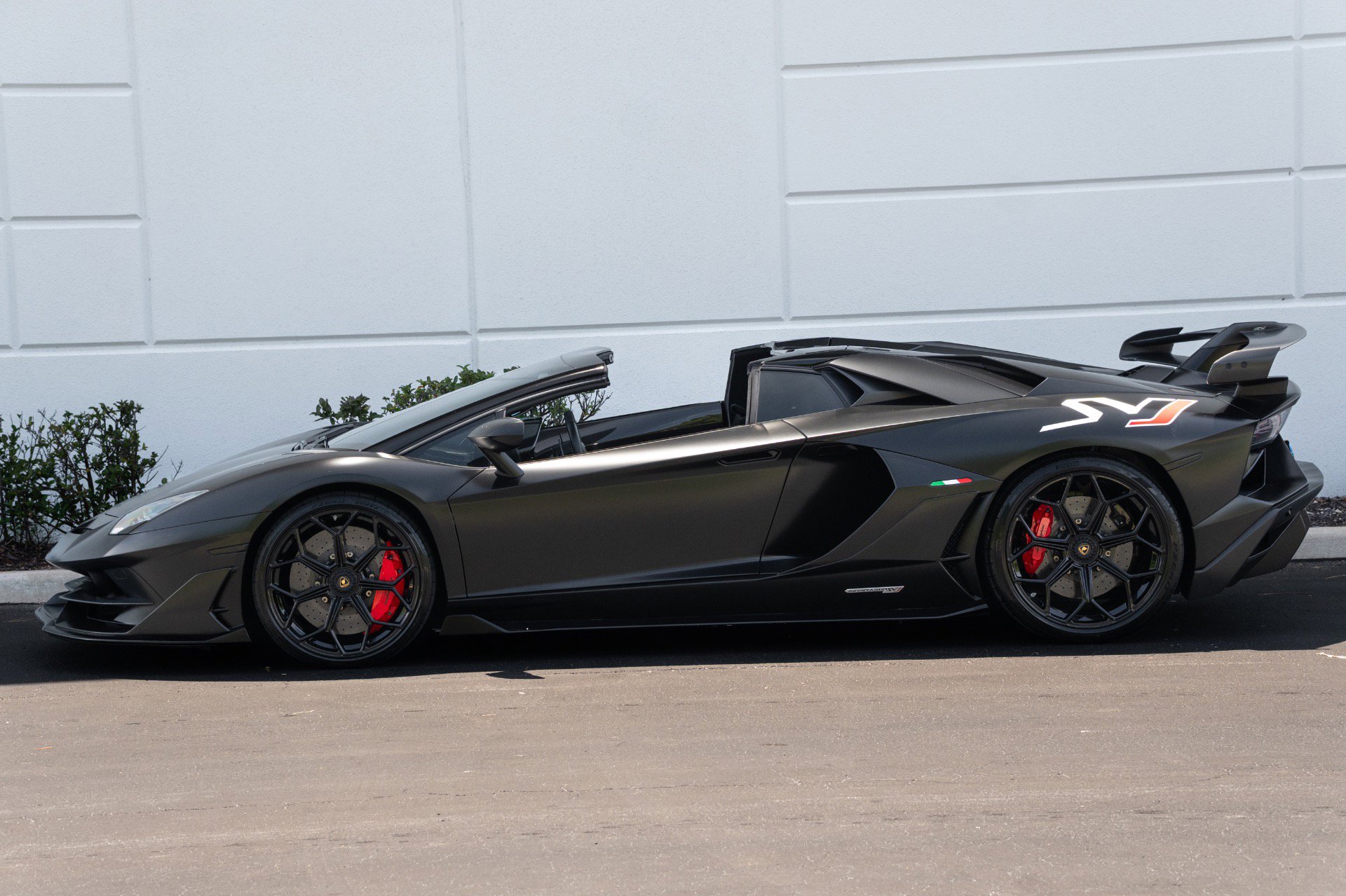 Used 2020 Lamborghini Aventador SVJ AWD/4WD image 37