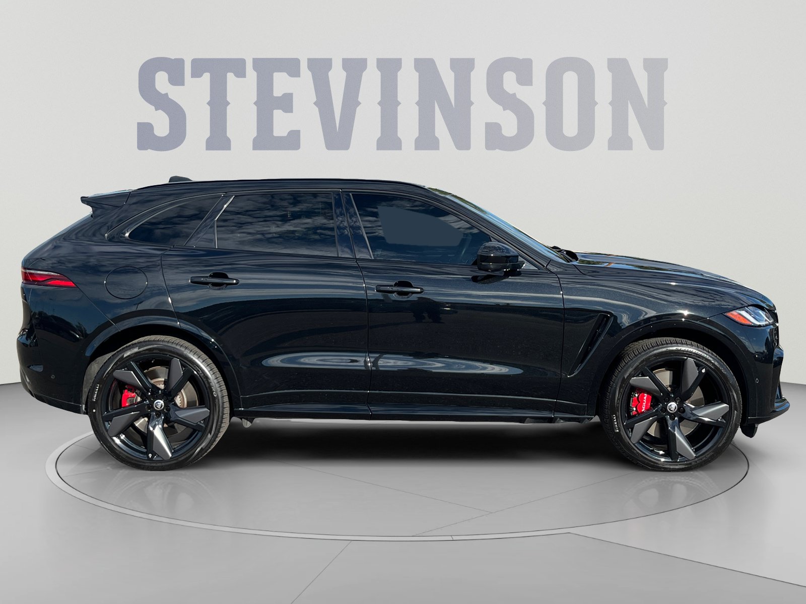 Used 2024 Jaguar F-PACE SVR AWD/4WD image 6