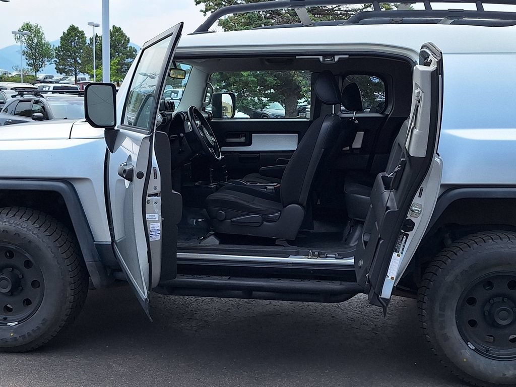 Used 2007 Toyota FJ Cruiser 4WD w/ Upgrade Pkg 1 image 12