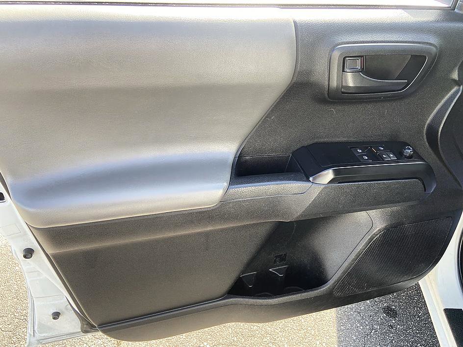 Used 2022 Toyota Tacoma SR w/ SX Package RWD image 9