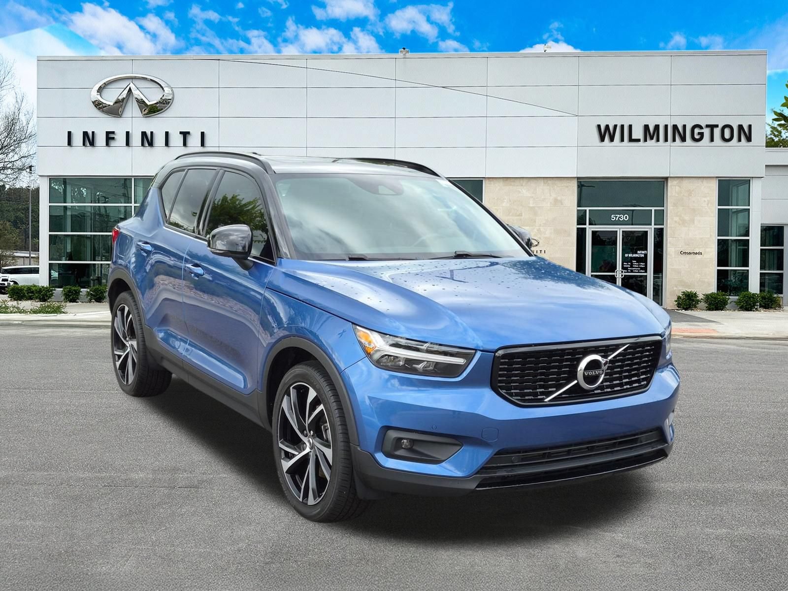 Used 2021 Volvo XC40 T5 R-Design w/ Climate Package