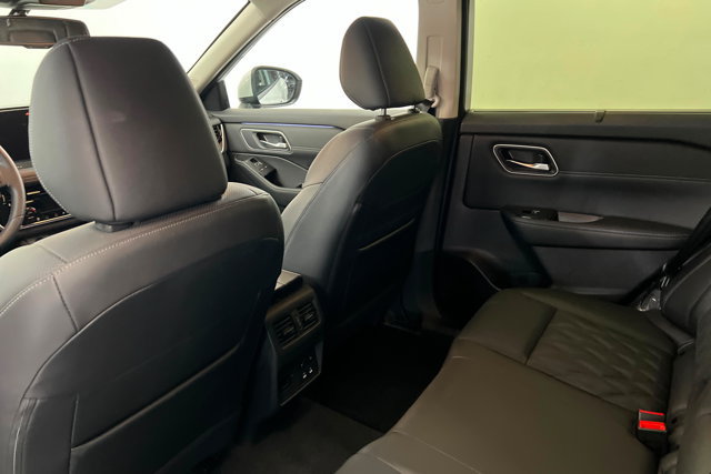Certified 2026 Nissan Rogue Platinum w/ Platinum Premium Package AWD/4WD image 19