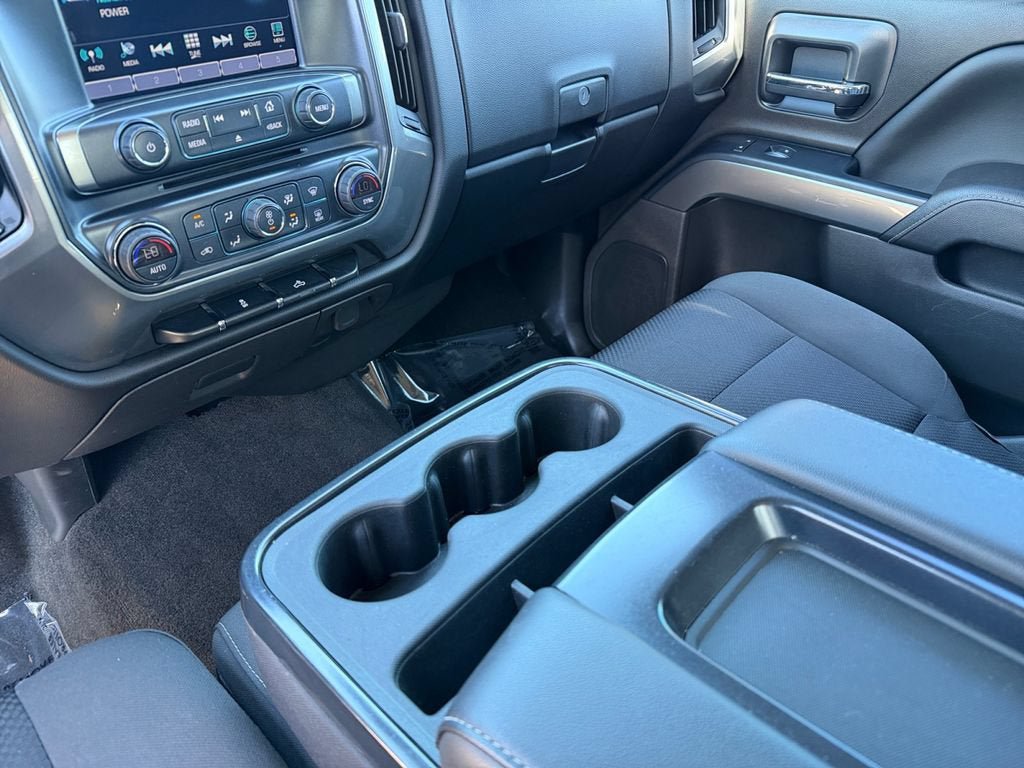 Used 2018 Chevrolet Silverado 1500 LT w/ LT Eassist Package AWD/4WD image 18