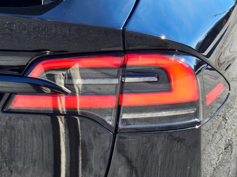 Used 2023 Tesla Model X image 22