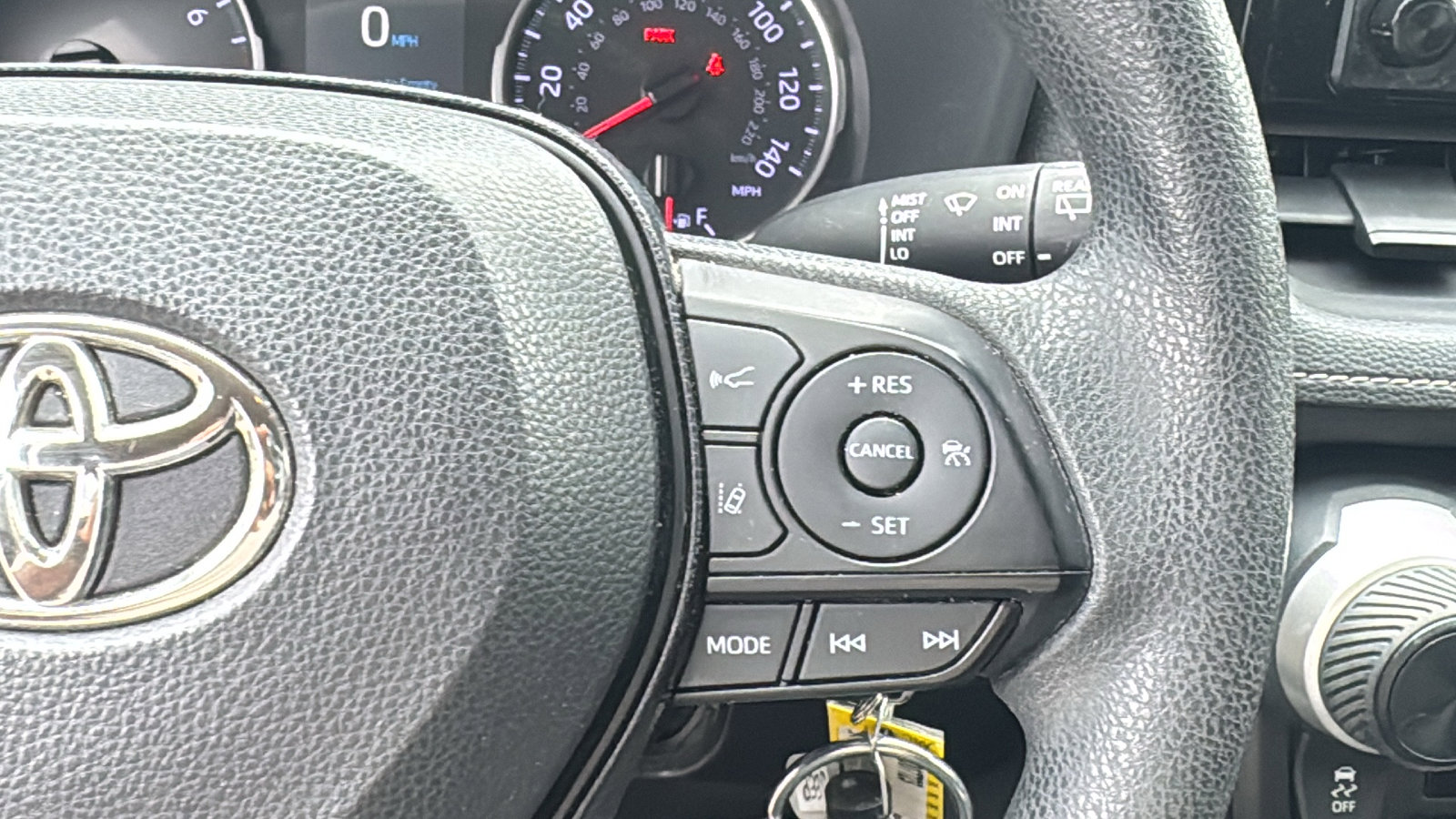 Used 2019 Toyota RAV4 LE FWD image 23