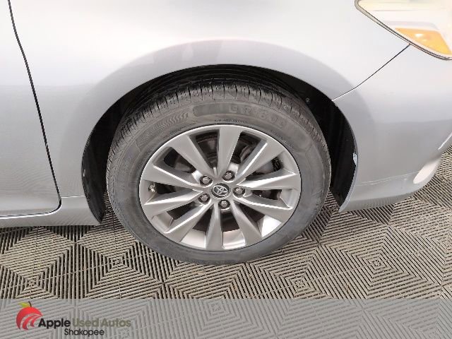 Used 2016 Toyota Camry XLE w/ Moonroof Package image 42