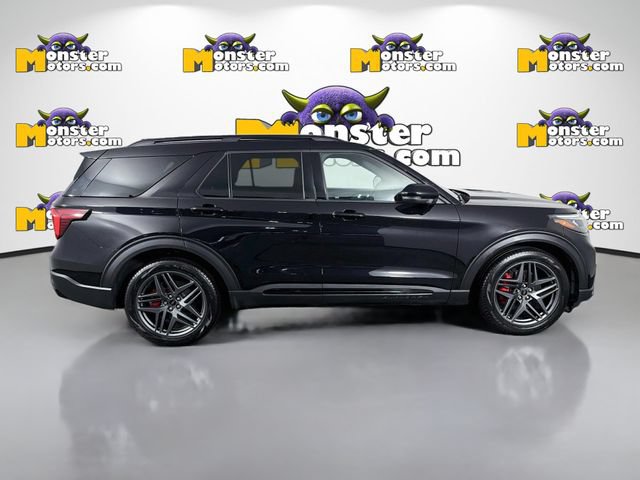 Used 2025 Ford Explorer ST AWD/4WD image 4