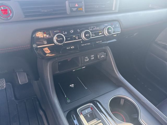 Used 2025 Honda Pilot Black Edition image 20