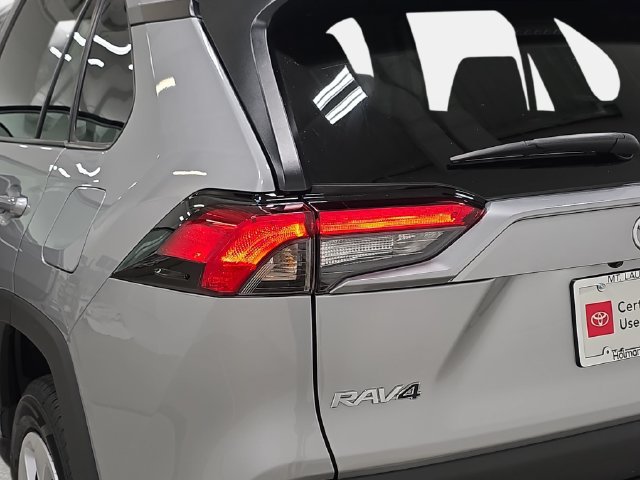 Certified 2025 Toyota RAV4 LE AWD/4WD image 30