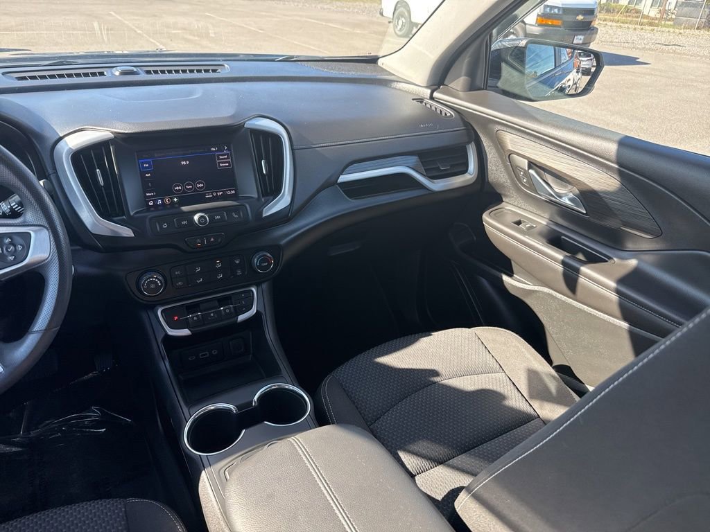 Used 2022 GMC Terrain SLE image 13
