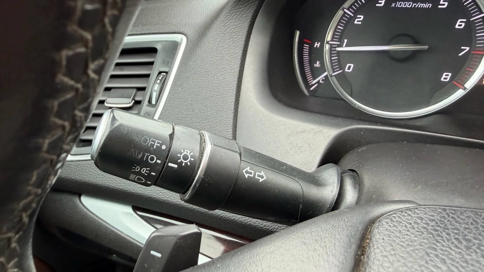 Used 2016 Acura TLX w/ Technology Package FWD image 29