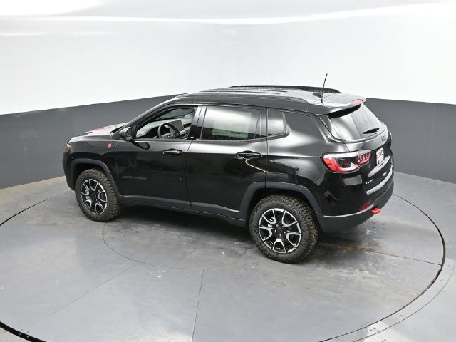 New 2026 Jeep Compass Trailhawk AWD/4WD image 38